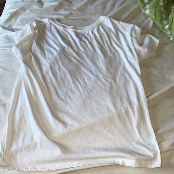 Fifth Sun Flower Design Tee-Shirt - Picture 2 of 3